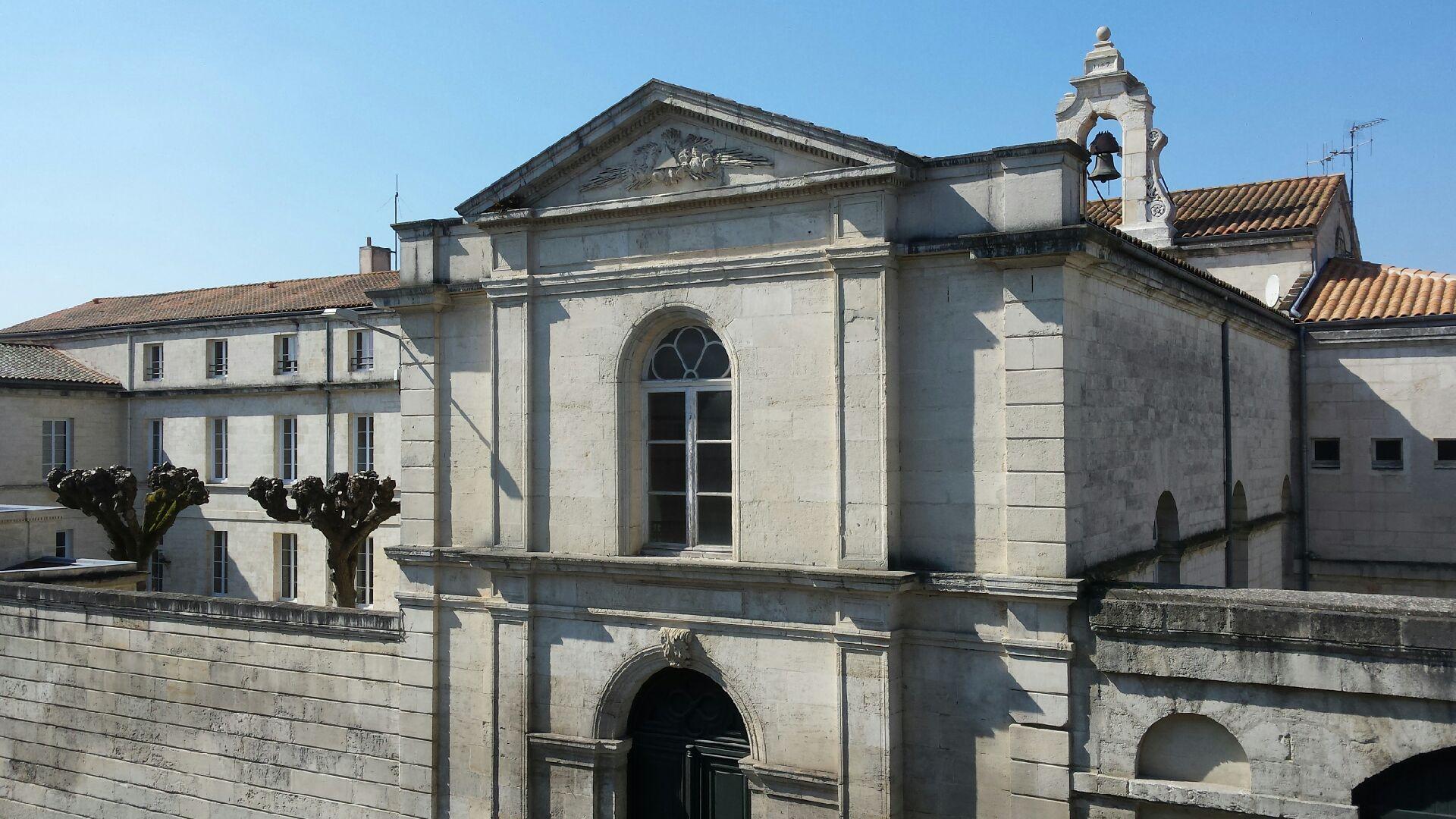 Vue de la fenêtre de la chambre Florence Knoll sur la Préfecture